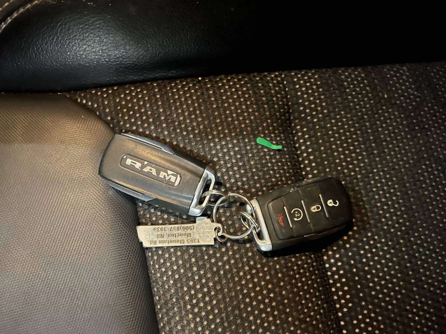 Dodge RAM 1500 5.7 HEMI / Big Horn / Built to Serve, снимка 10 - Автомобили и джипове - 54142749