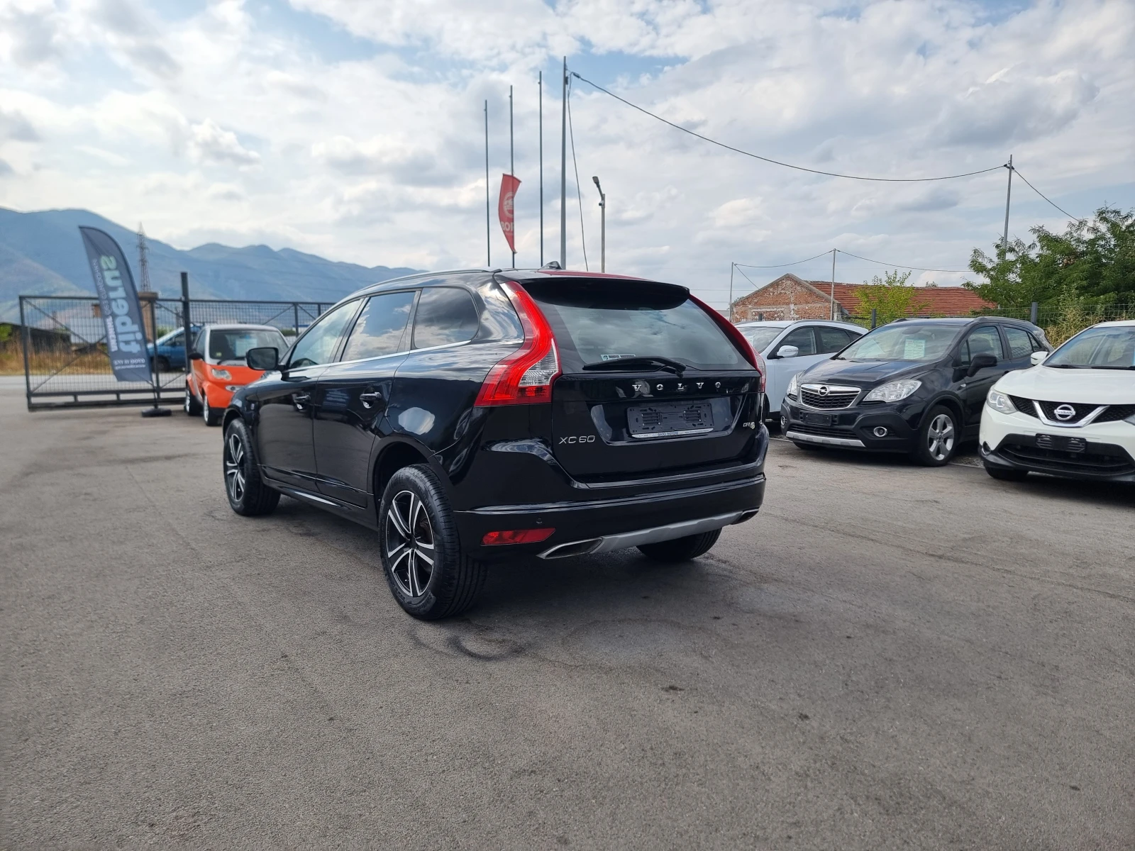 Volvo XC60 2.0TDI, снимка 5 - Автомобили и джипове - 55817412