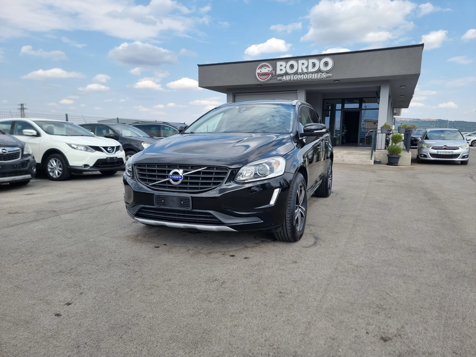 Volvo XC60 2.0TDI, снимка 2 - Автомобили и джипове - 55817412