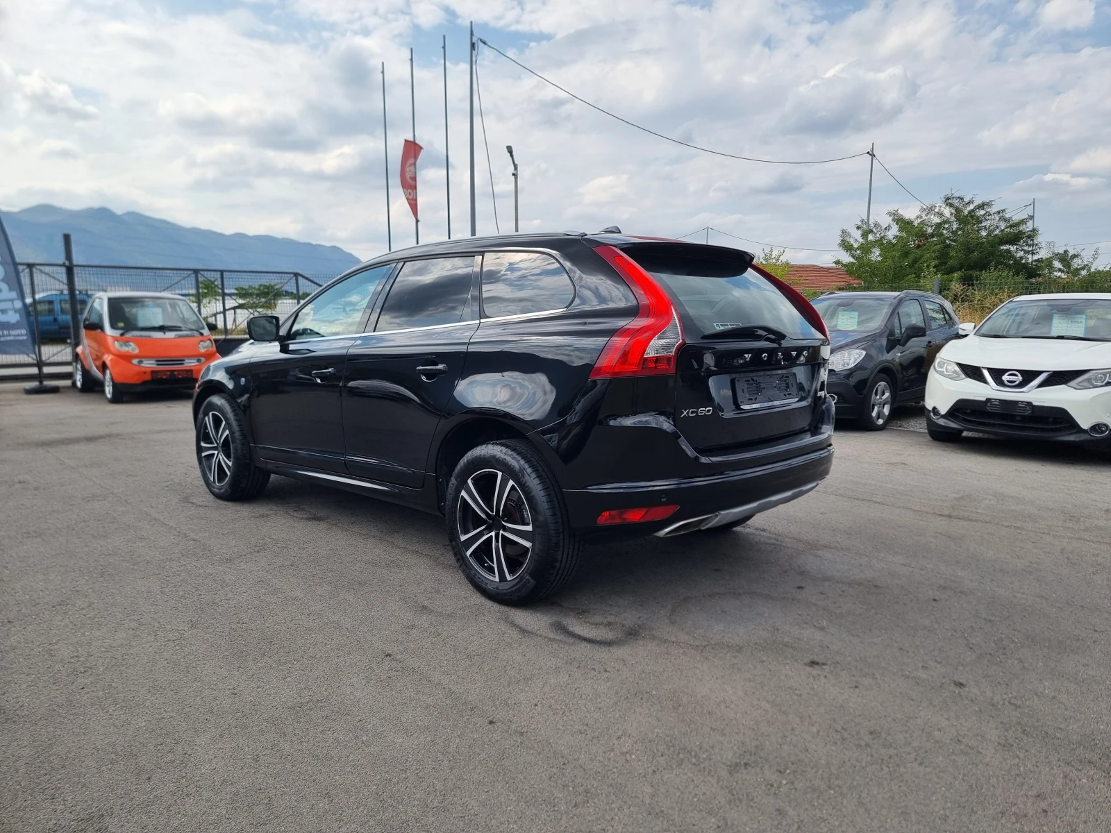 Volvo XC60 2.0TDI, снимка 4 - Автомобили и джипове - 55817412