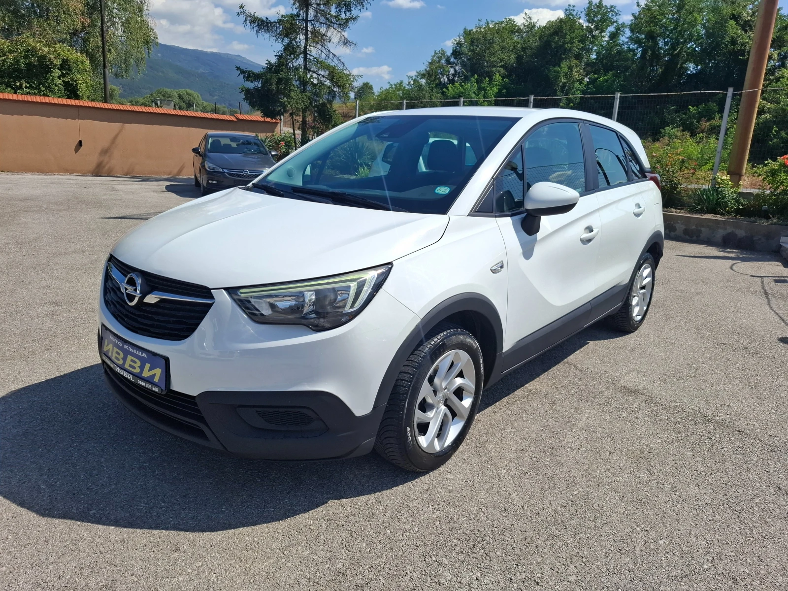 Opel Crossland X 1.6 ECOTEC, снимка 13 - Автомобили и джипове - 55845907