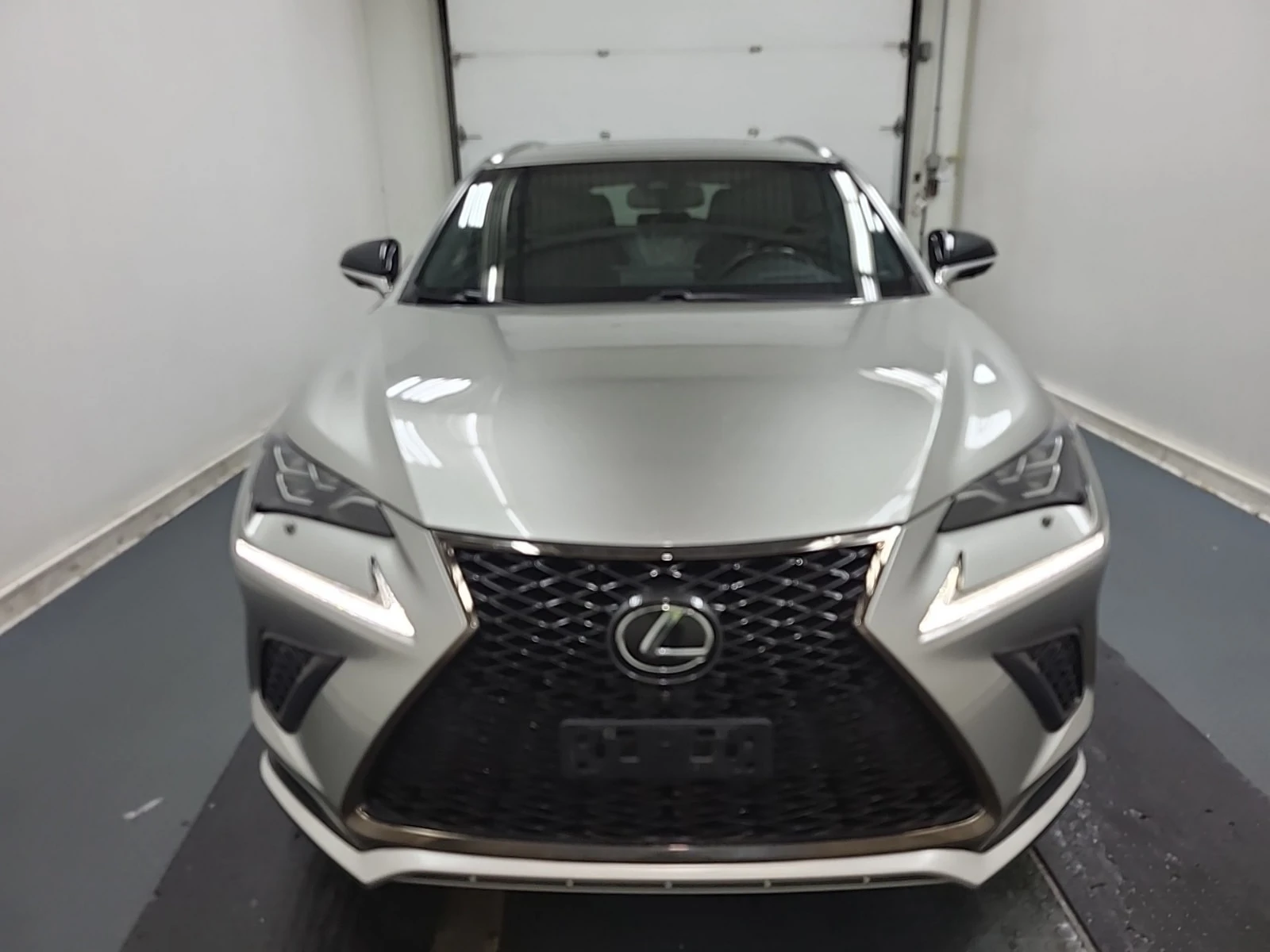 Lexus NX 300 CARFAX / ДИСТРОНИК / 2 ЧИФТА ГУМИ, снимка 6 - Автомобили и джипове - 55951541