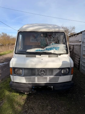 Mercedes-Benz 208 D, снимка 1