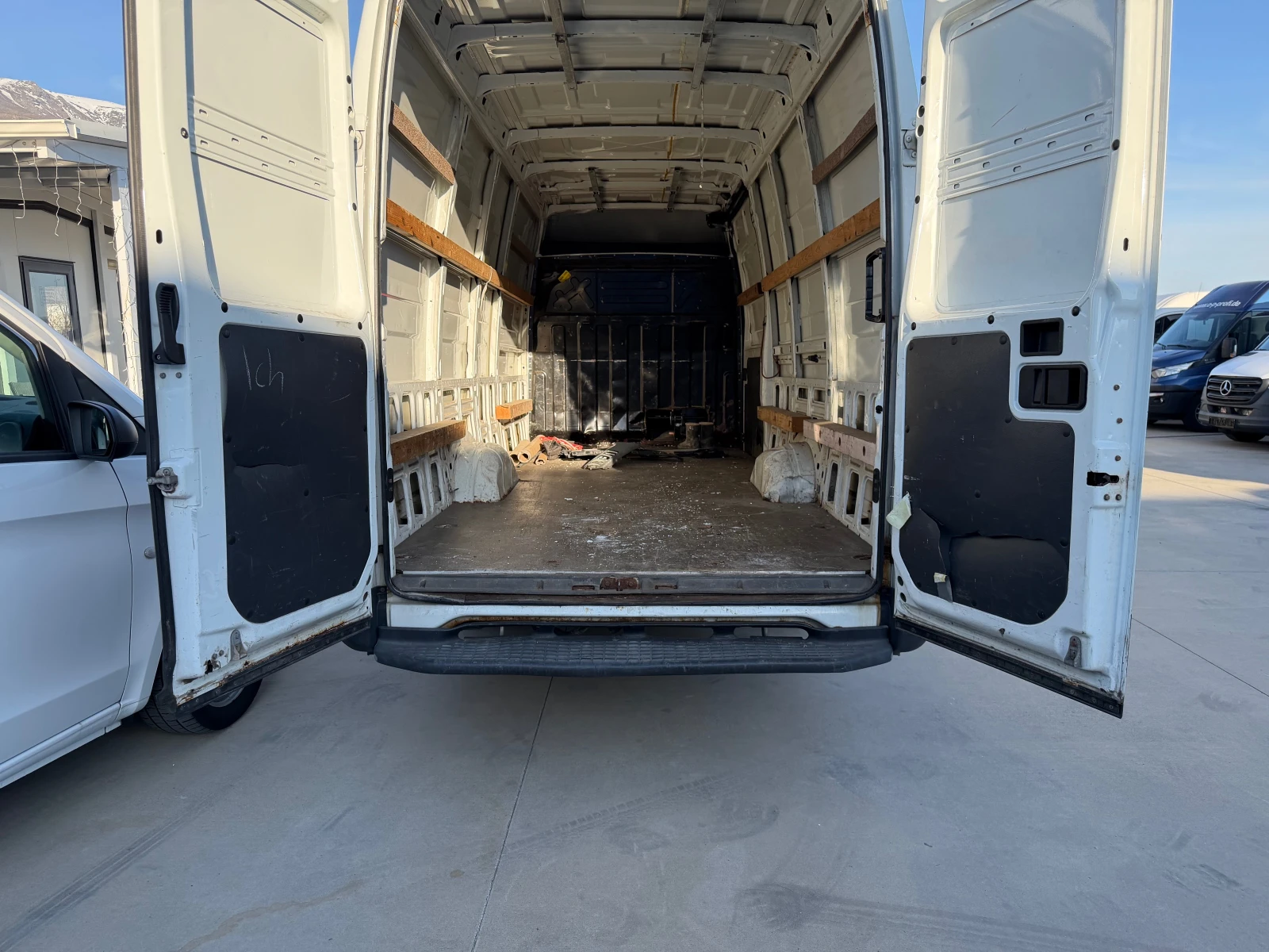 Iveco 35s13 2, 3!КЛИМА!MAXI!, снимка 8 - Бусове и автобуси - 53800932