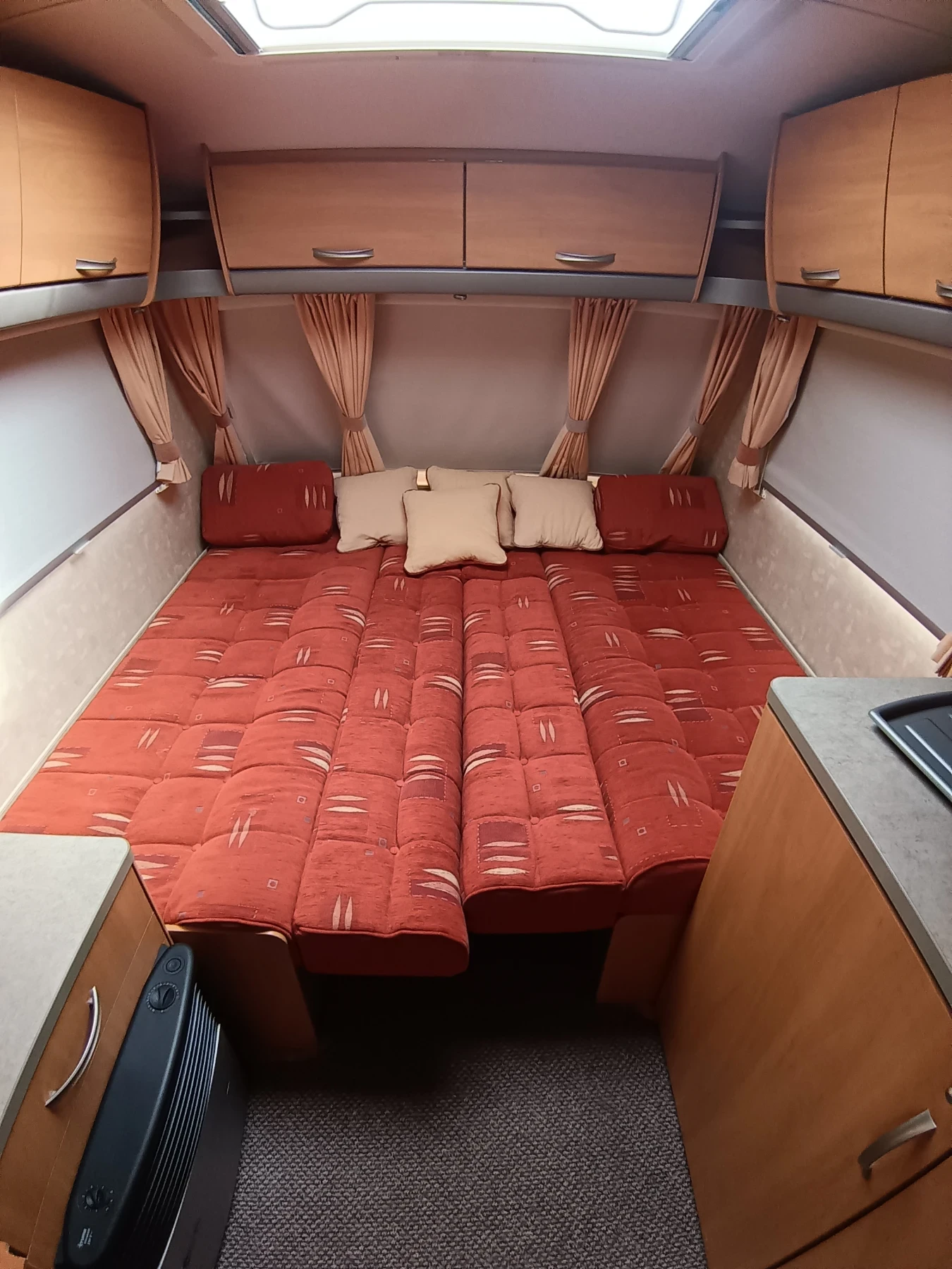 Каравана Swift Swift , снимка 6 - Каравани и кемпери - 54195936