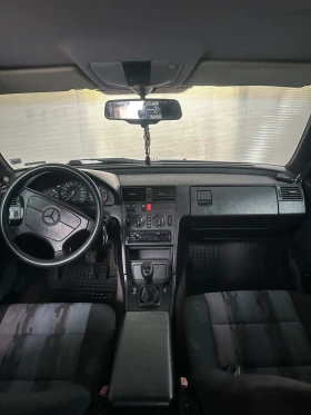 Mercedes-Benz C 180, снимка 8