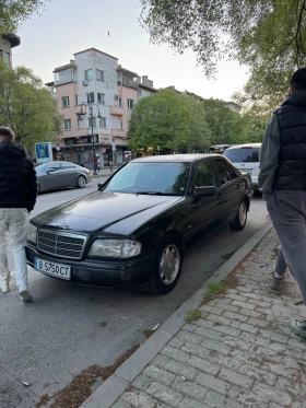 Mercedes-Benz C 180, снимка 1