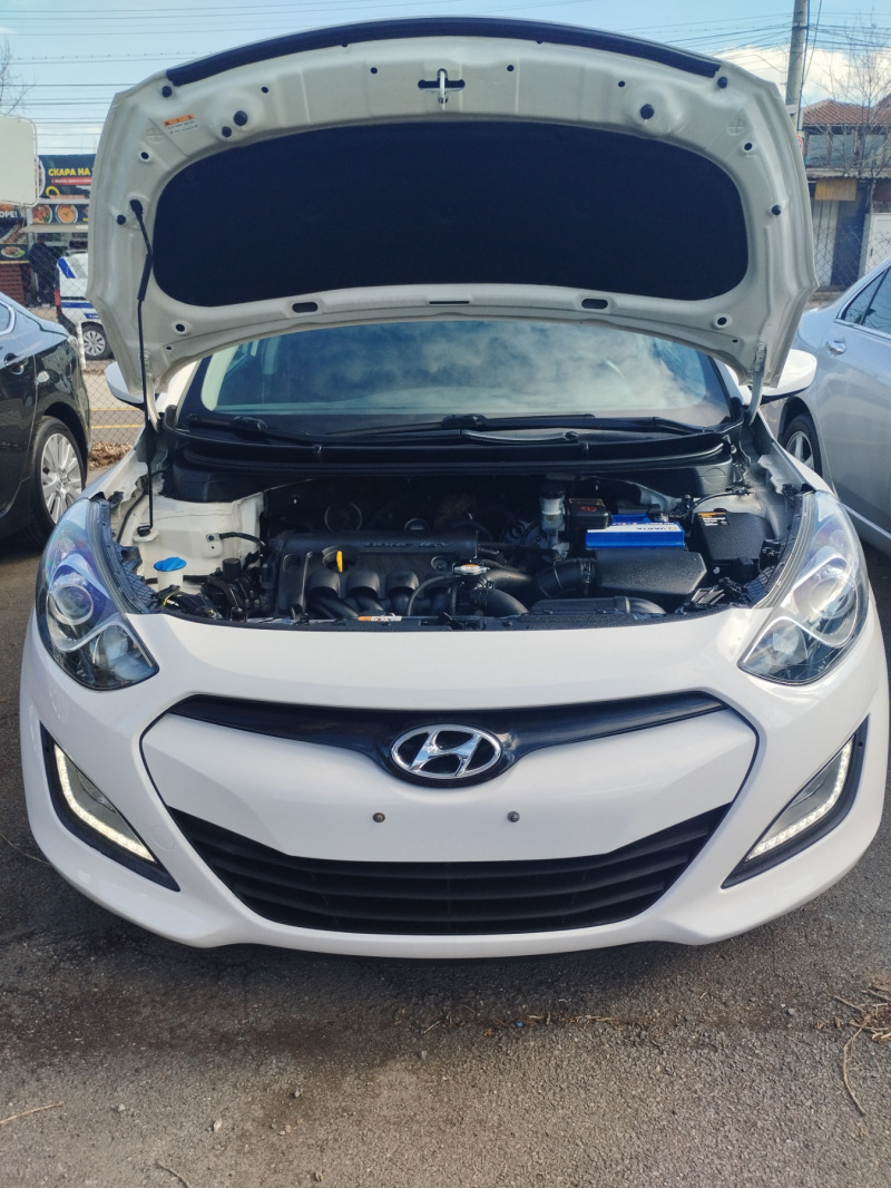 Hyundai I30 1.4 бензин , снимка 2 - Автомобили и джипове - 44672355