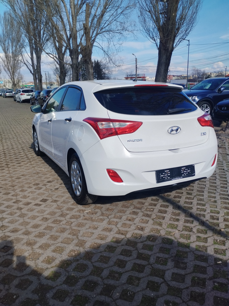 Hyundai I30 1.4 бензин , снимка 4 - Автомобили и джипове - 44672355