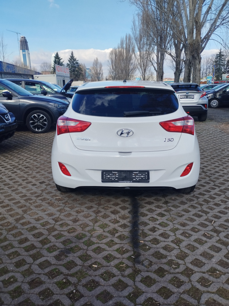 Hyundai I30 1.4 бензин , снимка 9 - Автомобили и джипове - 44672355