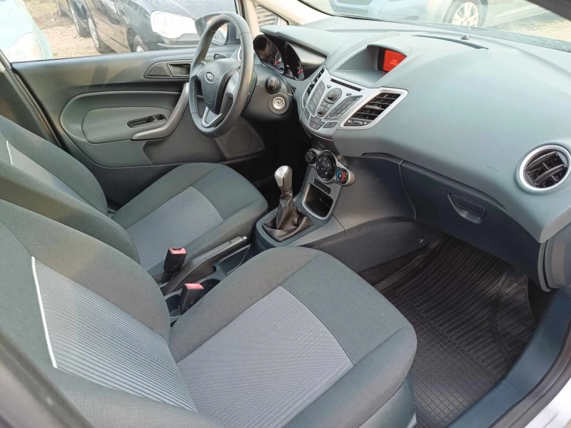 Ford Fiesta 1.25i Trend, снимка 8 - Автомобили и джипове - 52696150