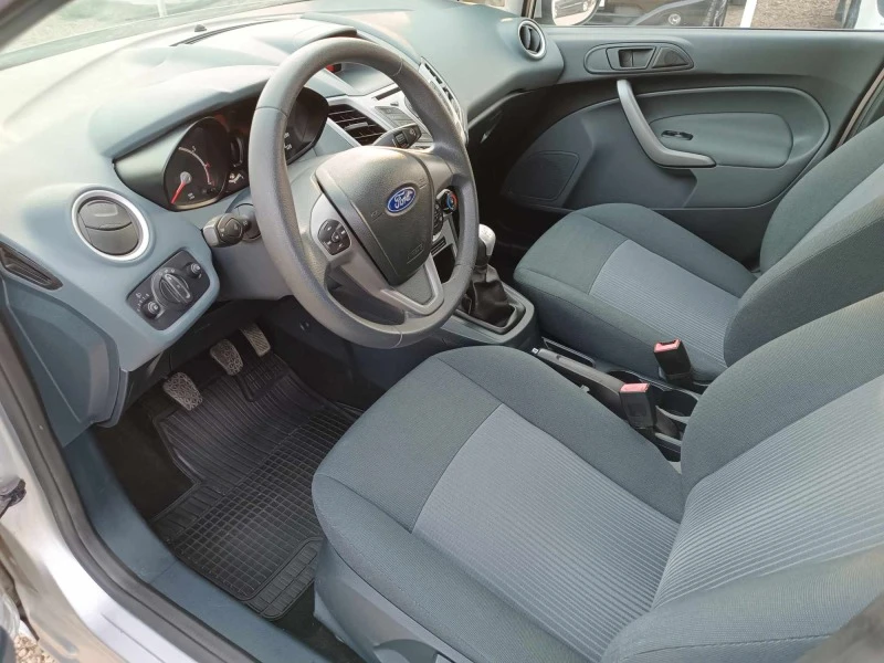Ford Fiesta 1.25i Trend, снимка 7 - Автомобили и джипове - 52696150