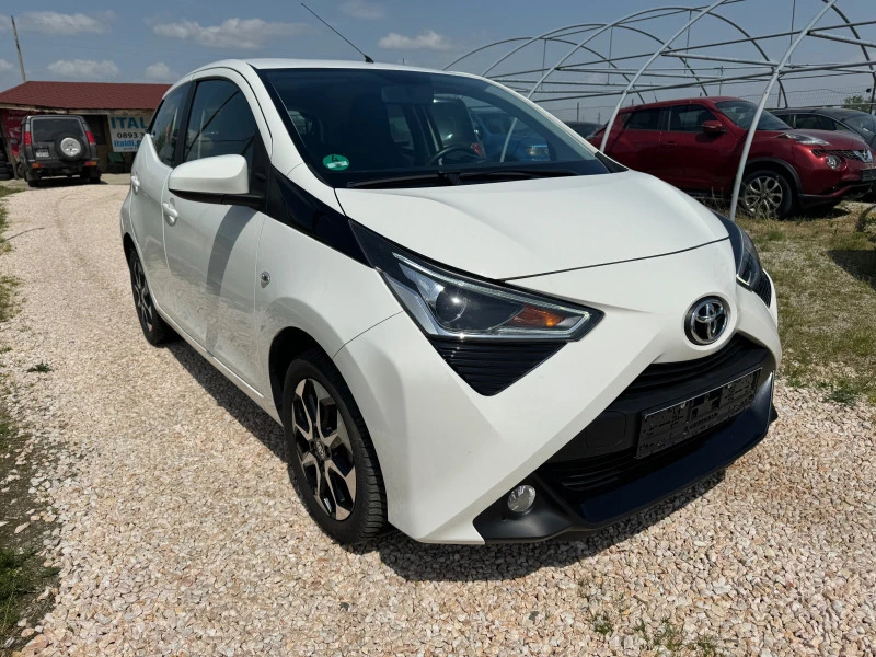 Toyota Aygo 1.0i x-play club Навигация! Камера!, снимка 3 - Автомобили и джипове - 45434559