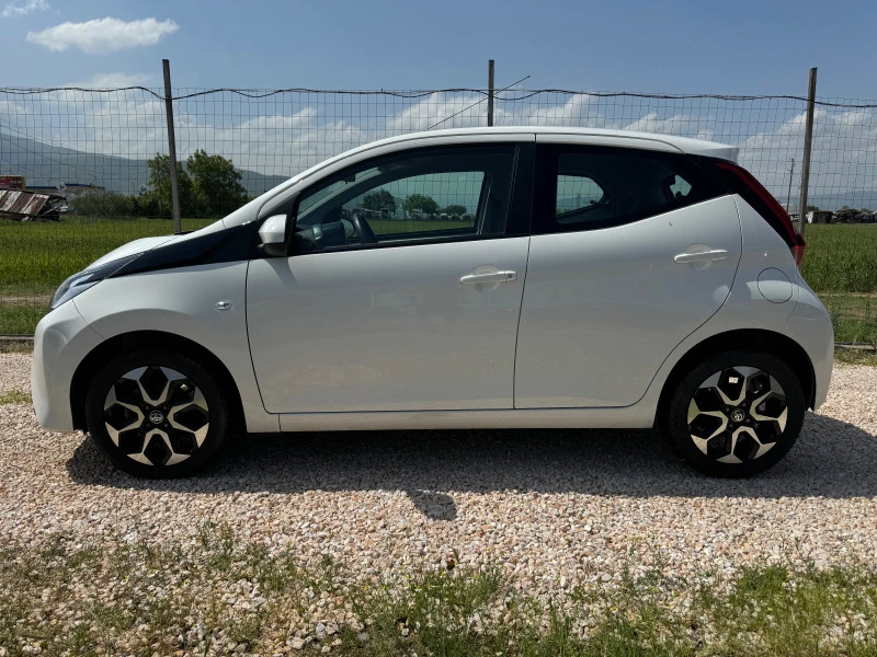 Toyota Aygo 1.0i x-play club Навигация! Камера!, снимка 4 - Автомобили и джипове - 45434559