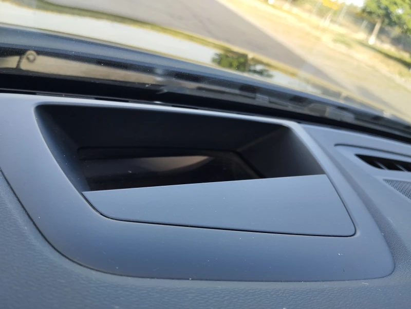 Volvo V60 2.0D R-Line, снимка 12 - Автомобили и джипове - 50379156