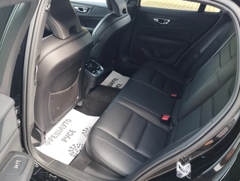 Volvo V60 2.0D R-Line, снимка 7 - Автомобили и джипове - 50379156