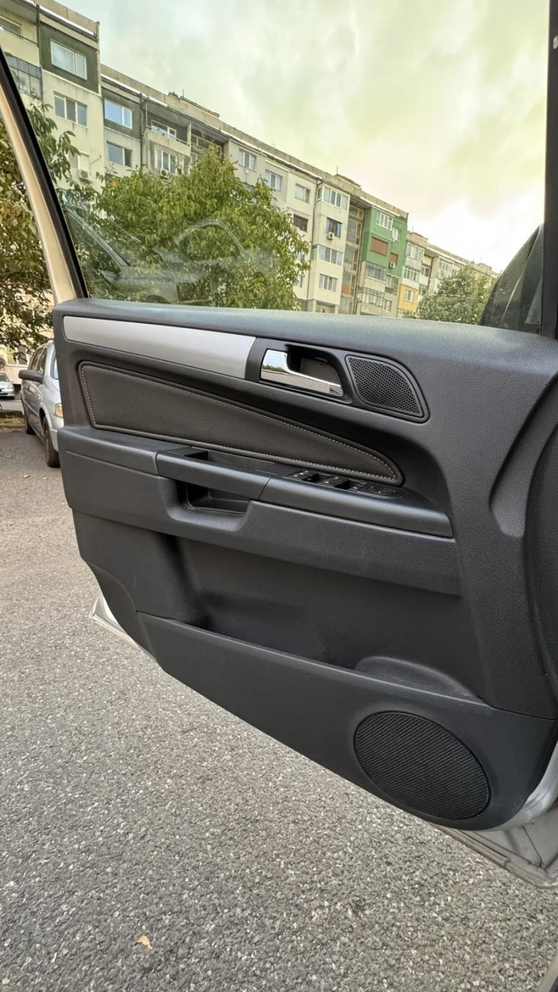Opel Zafira B, снимка 12 - Автомобили и джипове - 52486145