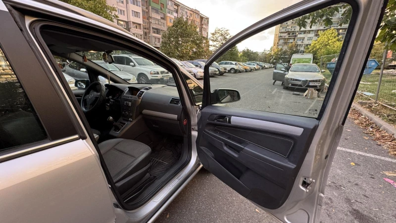 Opel Zafira B, снимка 3 - Автомобили и джипове - 52486145