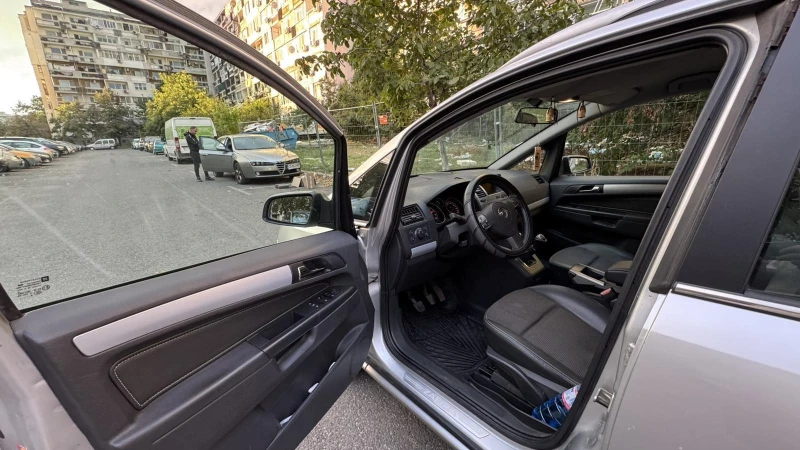 Opel Zafira B, снимка 6 - Автомобили и джипове - 52486145