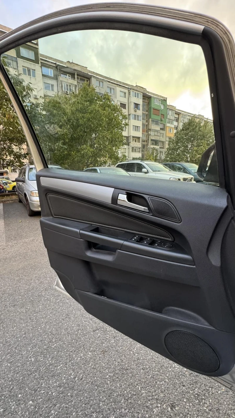 Opel Zafira B, снимка 15 - Автомобили и джипове - 52486145