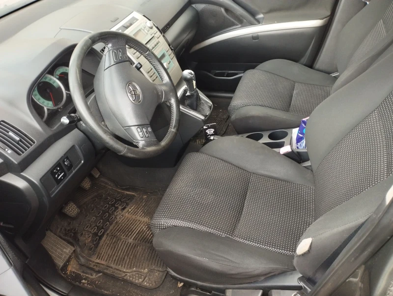 Toyota Corolla verso 2.2d-cat 177кс, снимка 8 - Автомобили и джипове - 52417285