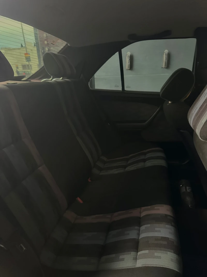 Mercedes-Benz C 180, снимка 7 - Автомобили и джипове - 52693637