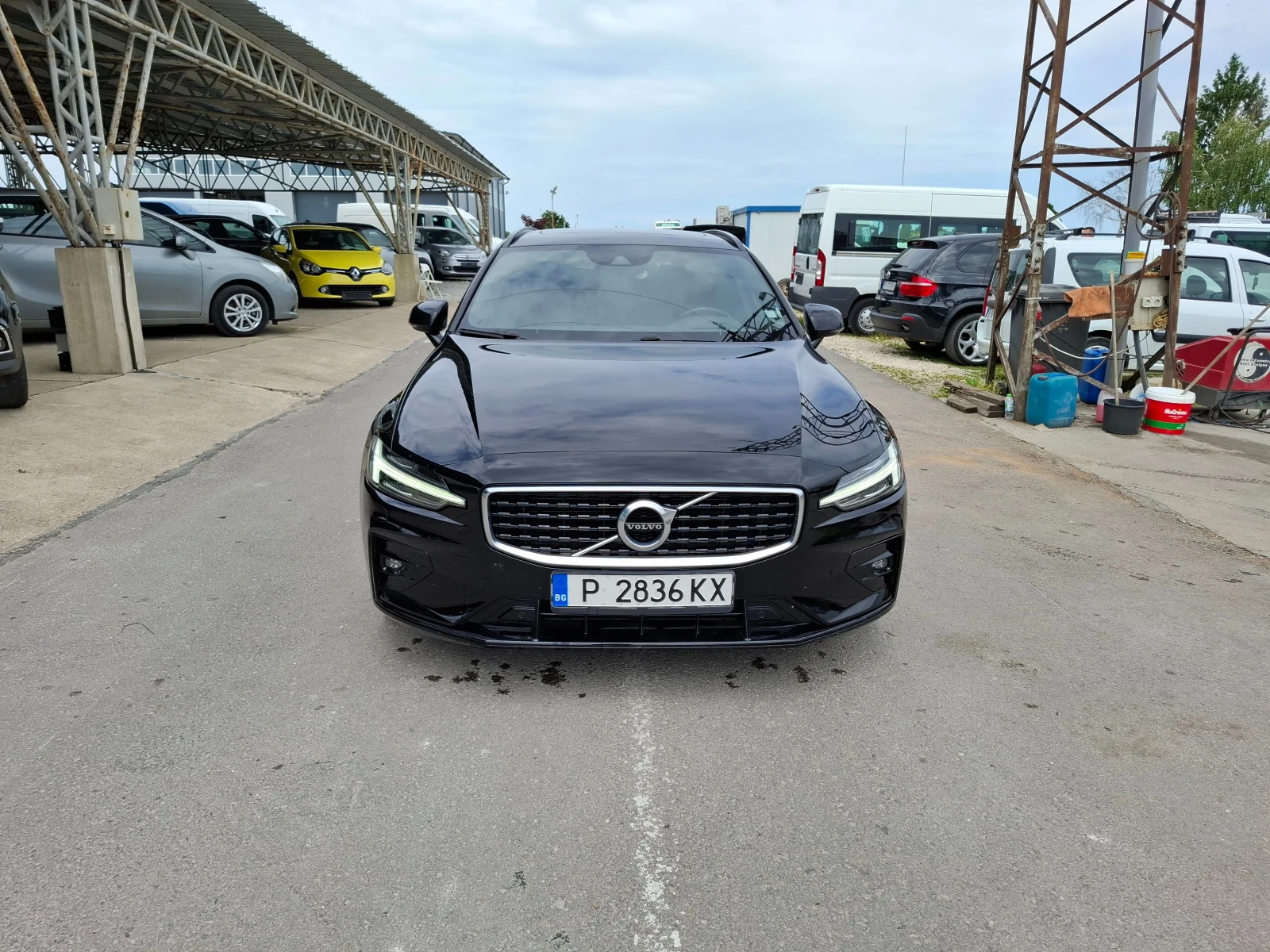 Volvo V60 2.0D R-Line, снимка 1