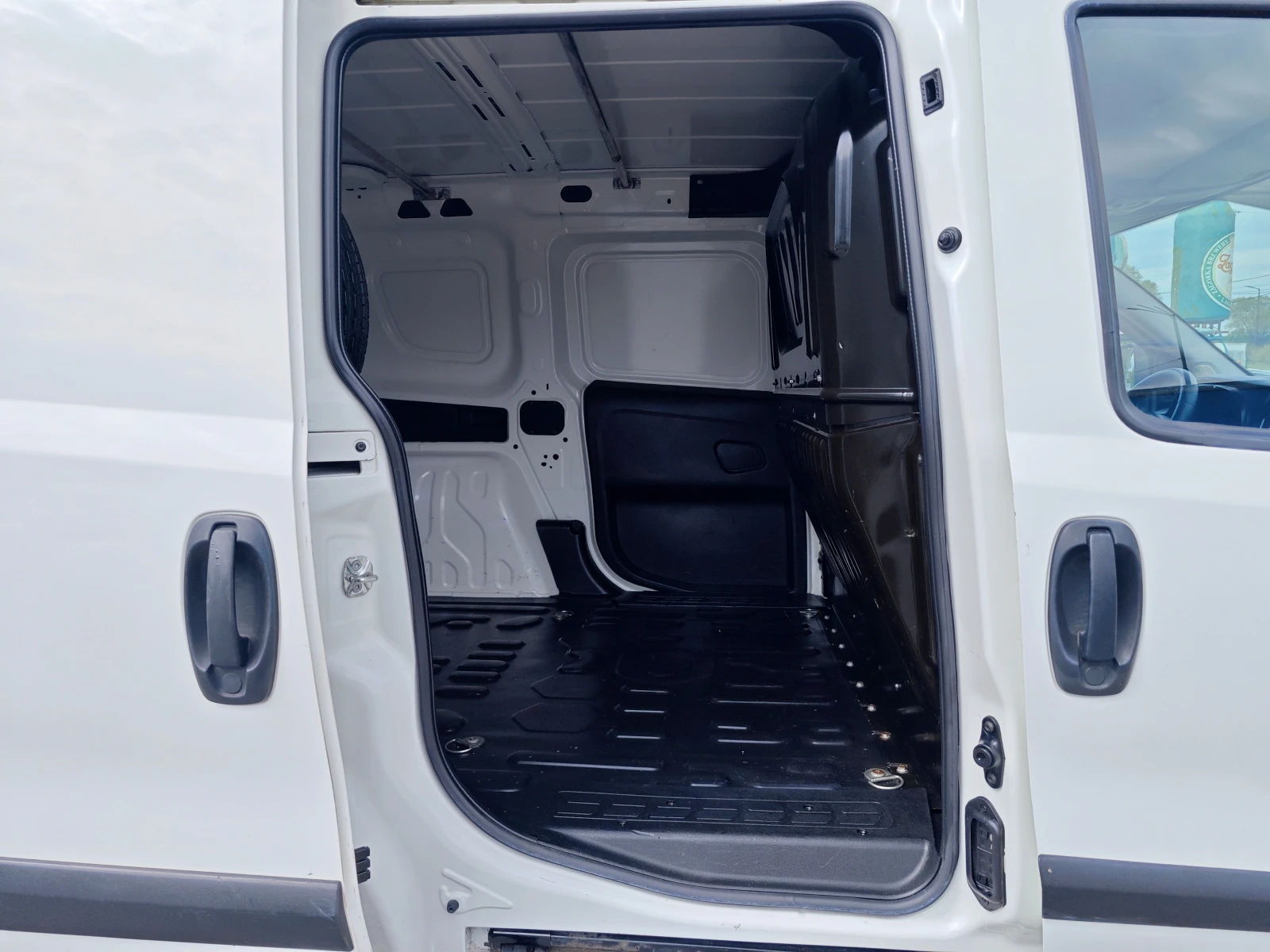 Fiat Doblo 1, 4 Turbo  | Mobile.bg — изображение 13