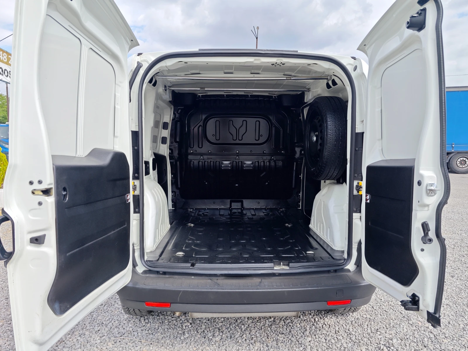 Fiat Doblo 1, 4 Turbo  | Mobile.bg — изображение 14