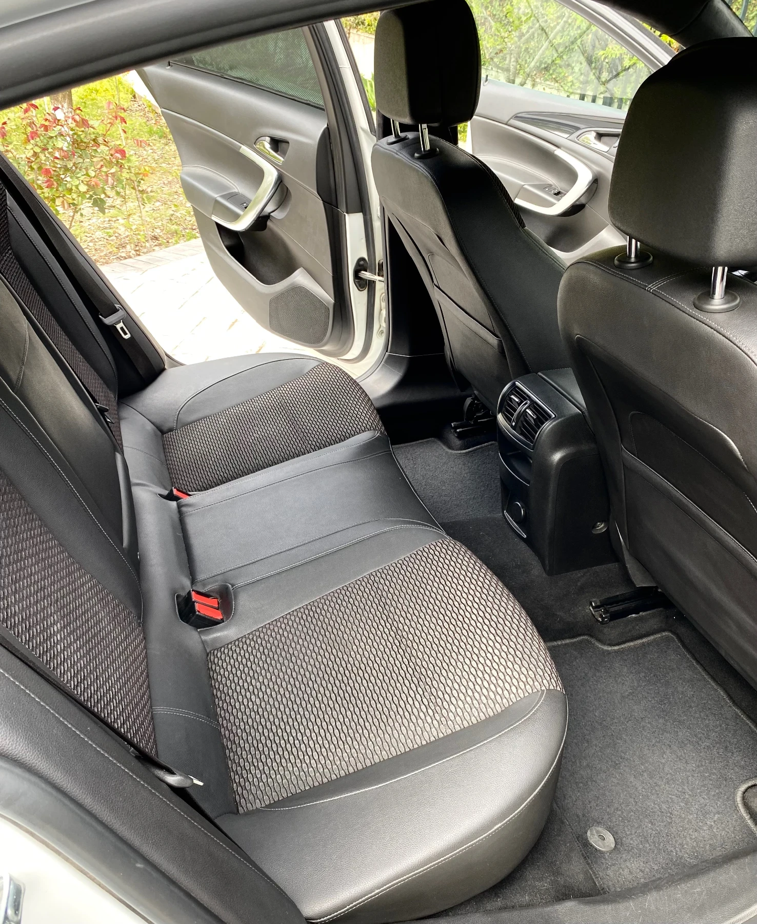 Opel Insignia 1.6 бензин - изображение 9