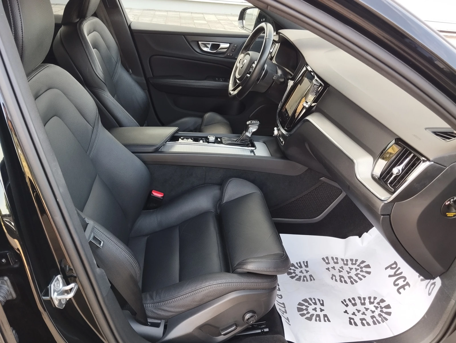 Volvo V60 2.0D R-Line - изображение 9