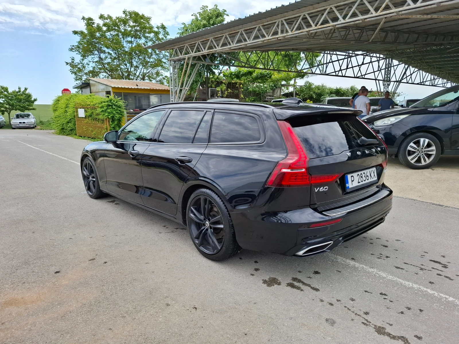 Volvo V60 2.0D R-Line - изображение 4