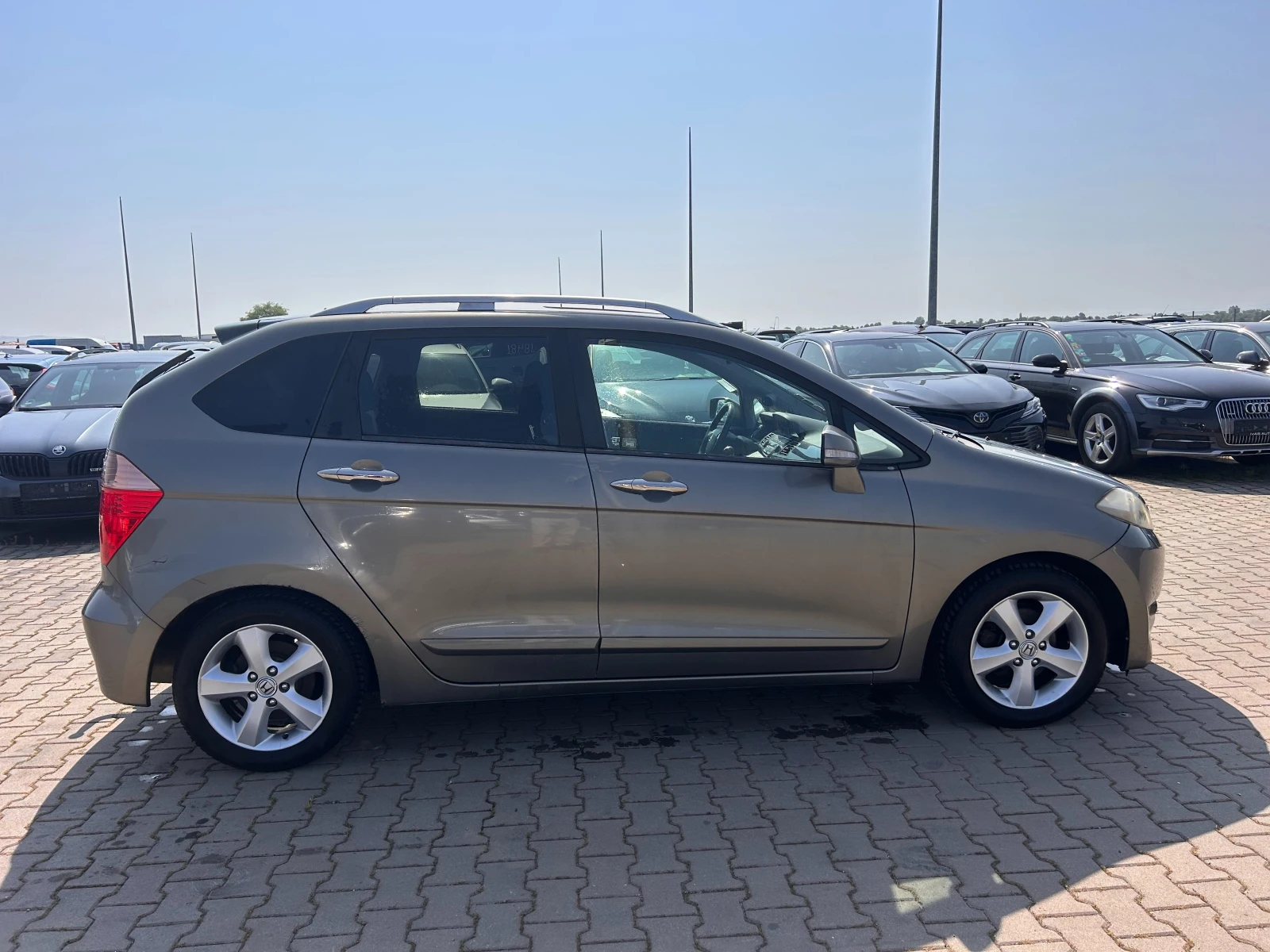 Honda Fr-v 1.8i  - изображение 5