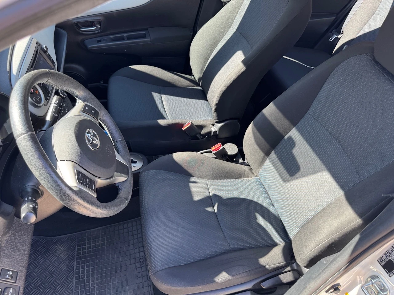 Toyota Yaris 1.5 Hybrid 97000км - изображение 9