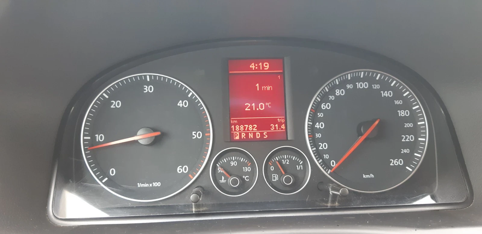 VW Touran 7 места, 2.0 ТДИ DSG - изображение 7
