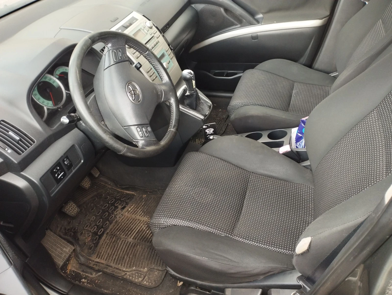 Toyota Corolla verso 2.2d-cat 177кс - изображение 8