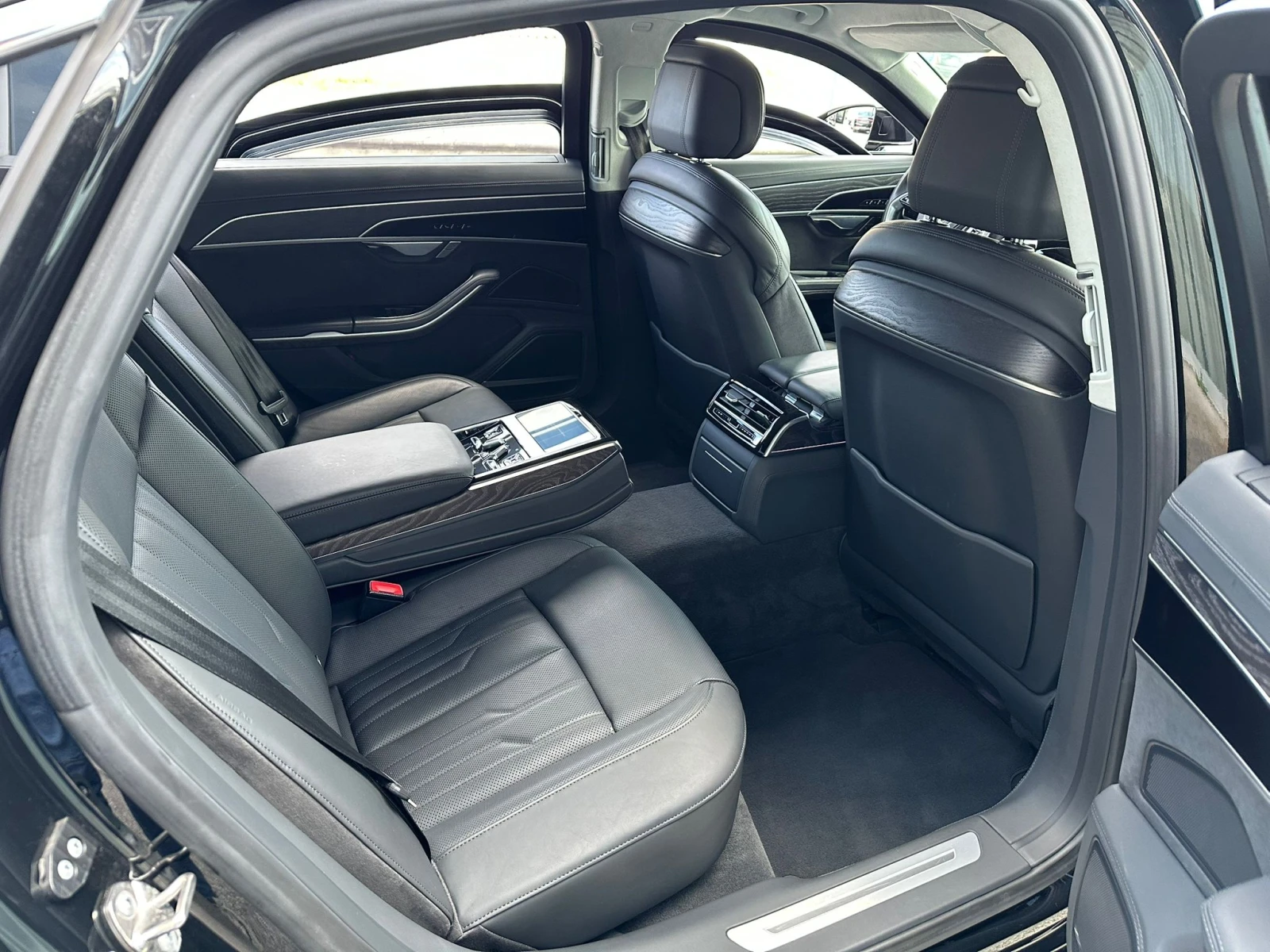 Audi A8 Блиндиран  VR9, снимка 8 - Автомобили и джипове - 54120422