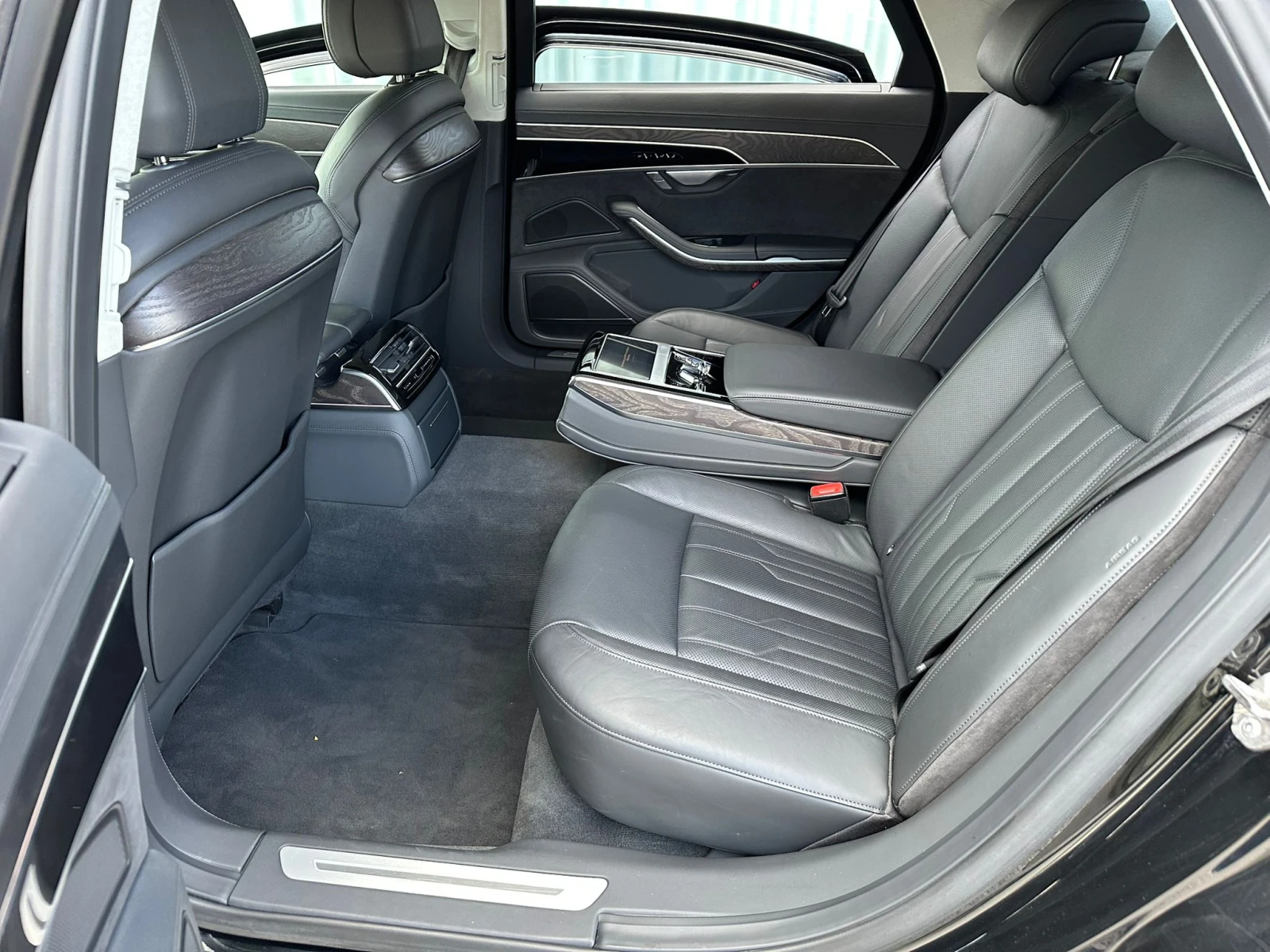 Audi A8 Блиндиран  VR9, снимка 16 - Автомобили и джипове - 54120422