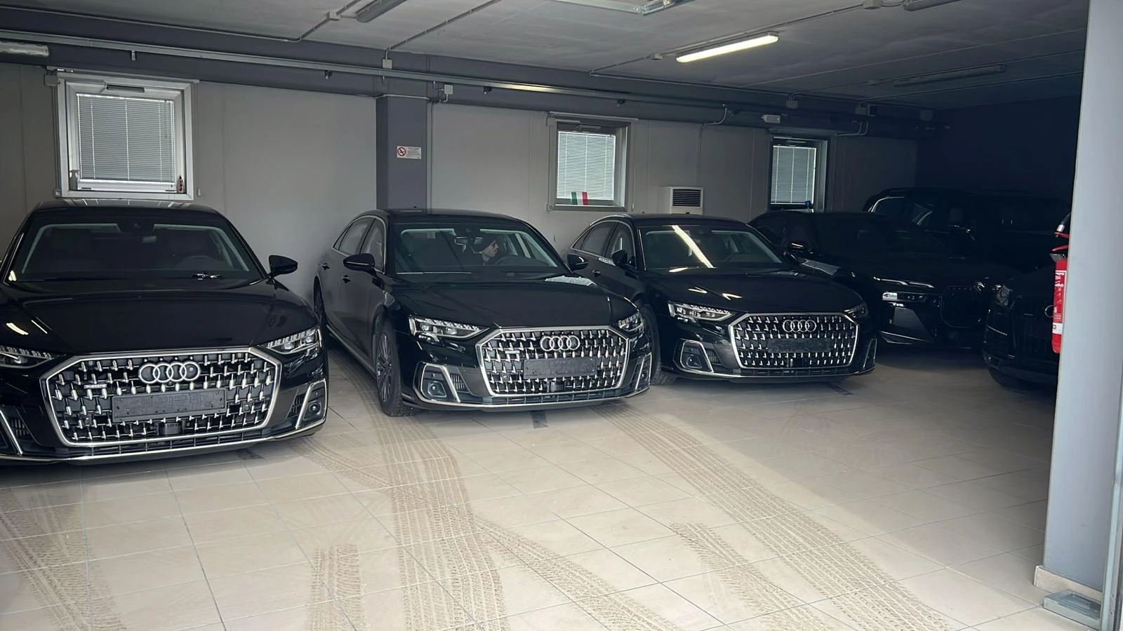 Audi A8 Блиндиран  VR9, снимка 6 - Автомобили и джипове - 54120422