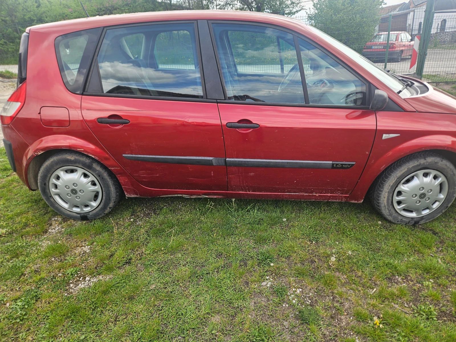 Renault Scenic 1.6 16 v, снимка 4 - Автомобили и джипове - 54493247
