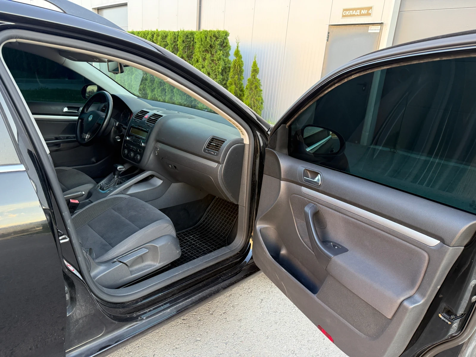 VW Golf 1.9 105 DSG, снимка 11 - Автомобили и джипове - 54733022