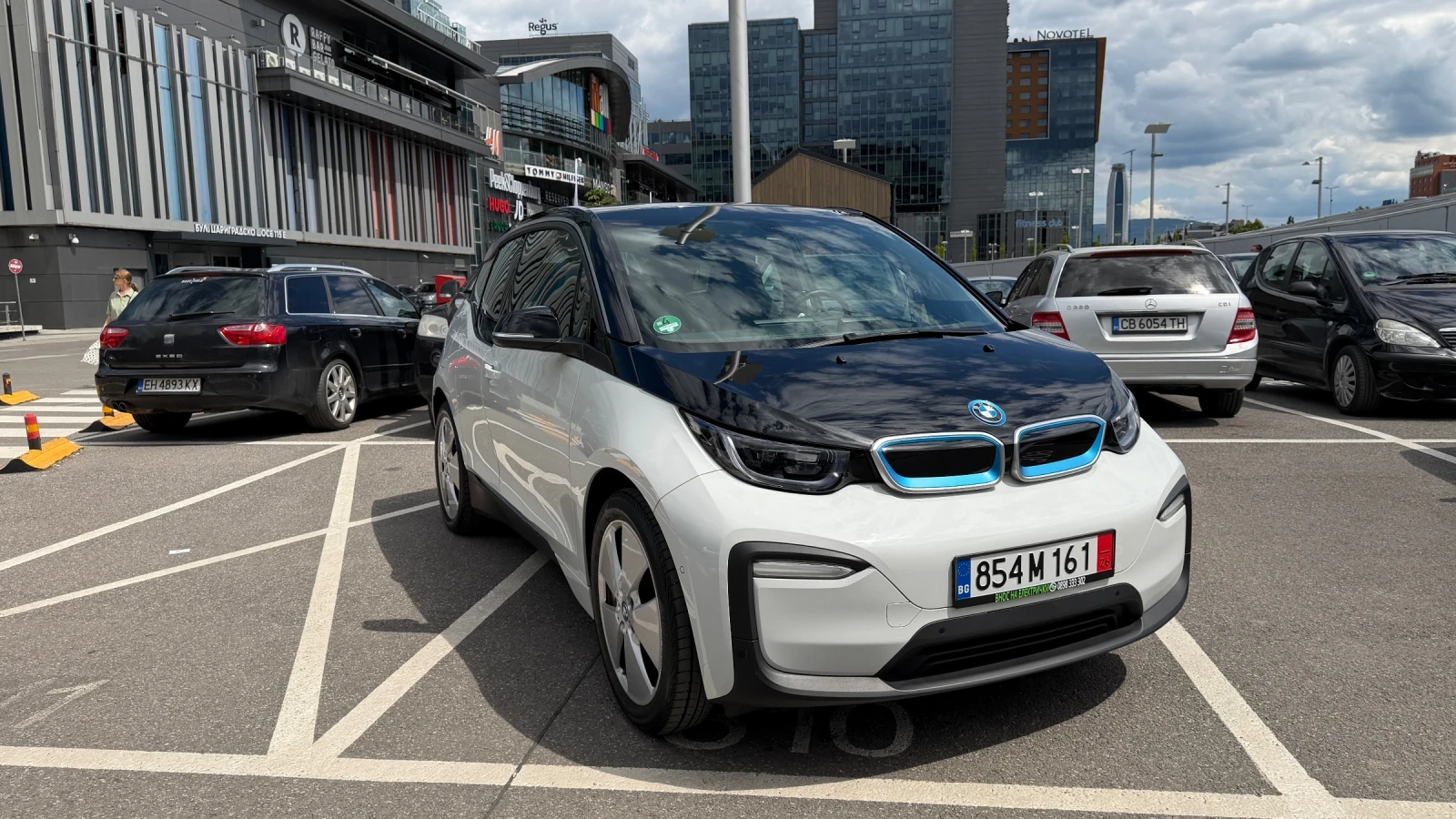 BMW i3 120 Ah, термопомпа, 42 kWh, автоматично паркиране, снимка 7 - Автомобили и джипове - 54902334