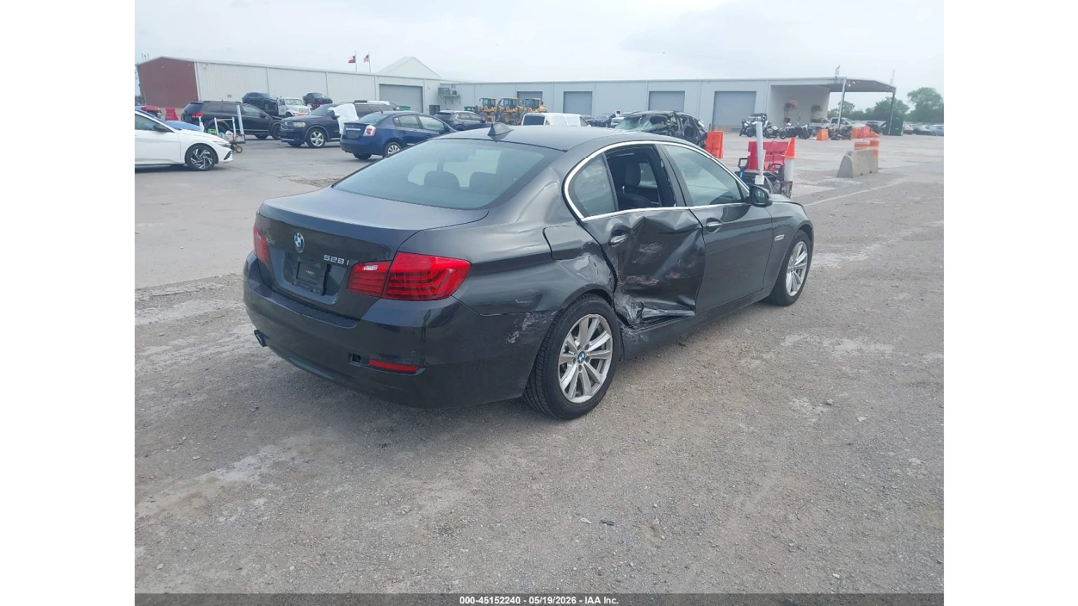 BMW 528 ВИДЕО НА АВТОМОБИЛА, снимка 4 - Автомобили и джипове - 55269465