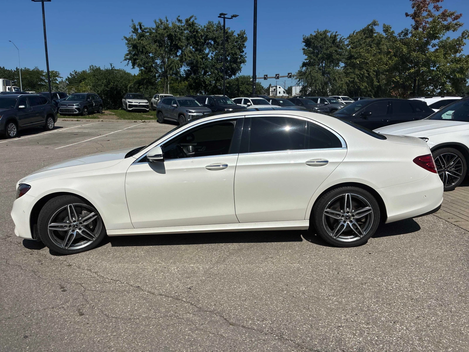 Mercedes-Benz E 450 * CARFAX * ЦЕНА ДО БГ, снимка 2 - Автомобили и джипове - 56103231