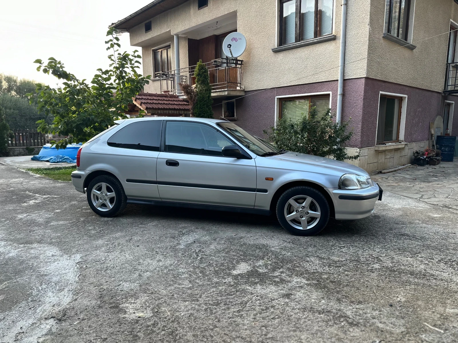 Honda Civic 1.5i ls, снимка 5 - Автомобили и джипове - 56713382