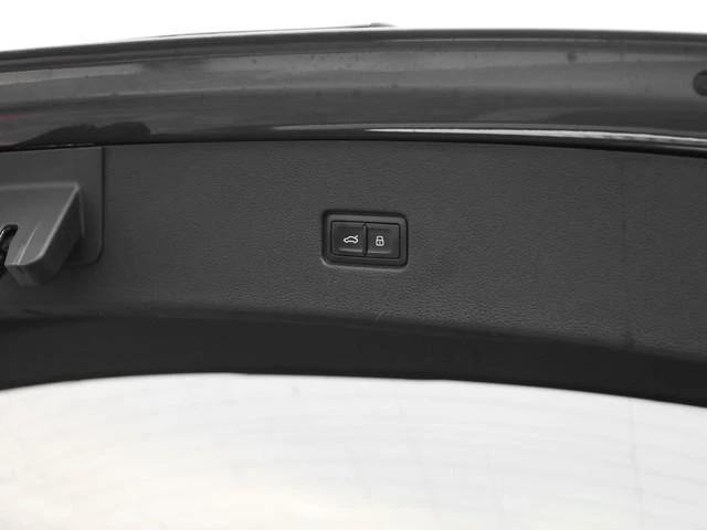 Audi Q8 45 TDI/FACELIFT/QUATTRO/LIFT/HEAD UP/360/MATRIX/, снимка 14 - Автомобили и джипове - 53322785