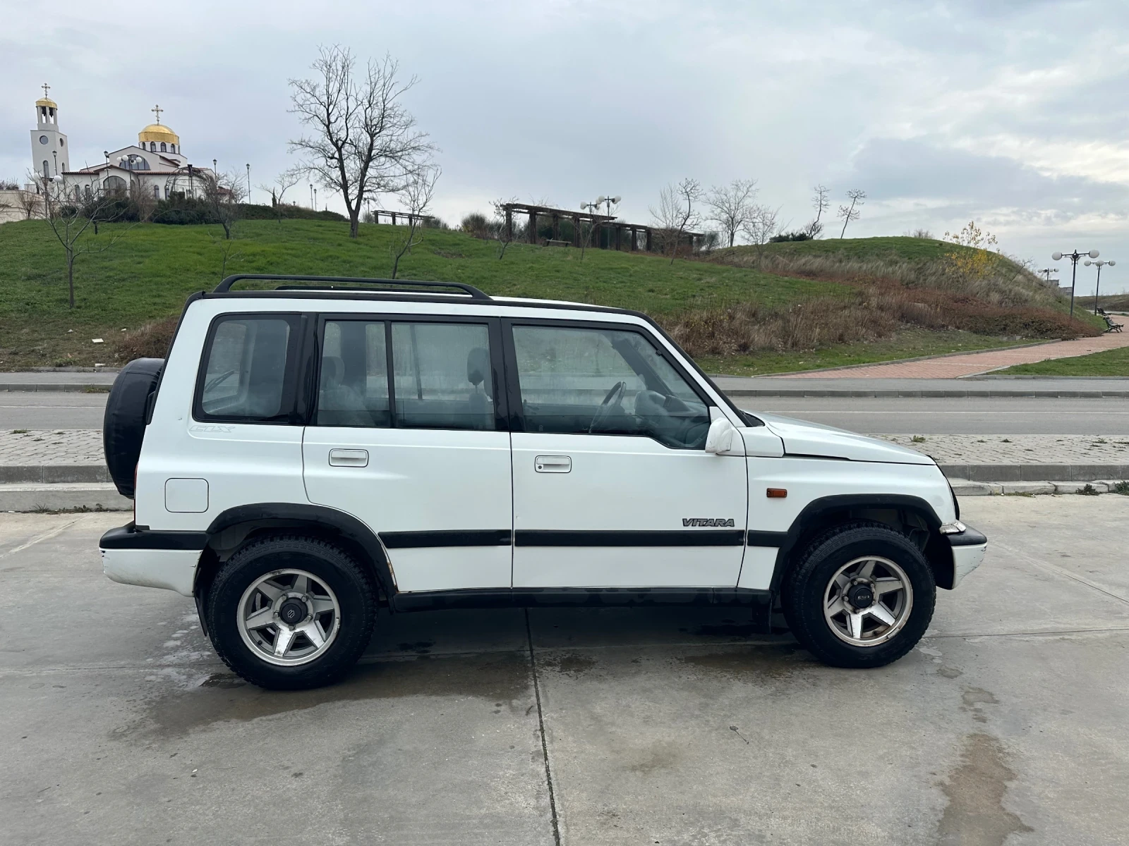 Suzuki Vitara 1.6i 16v 4x4 - изображение 4