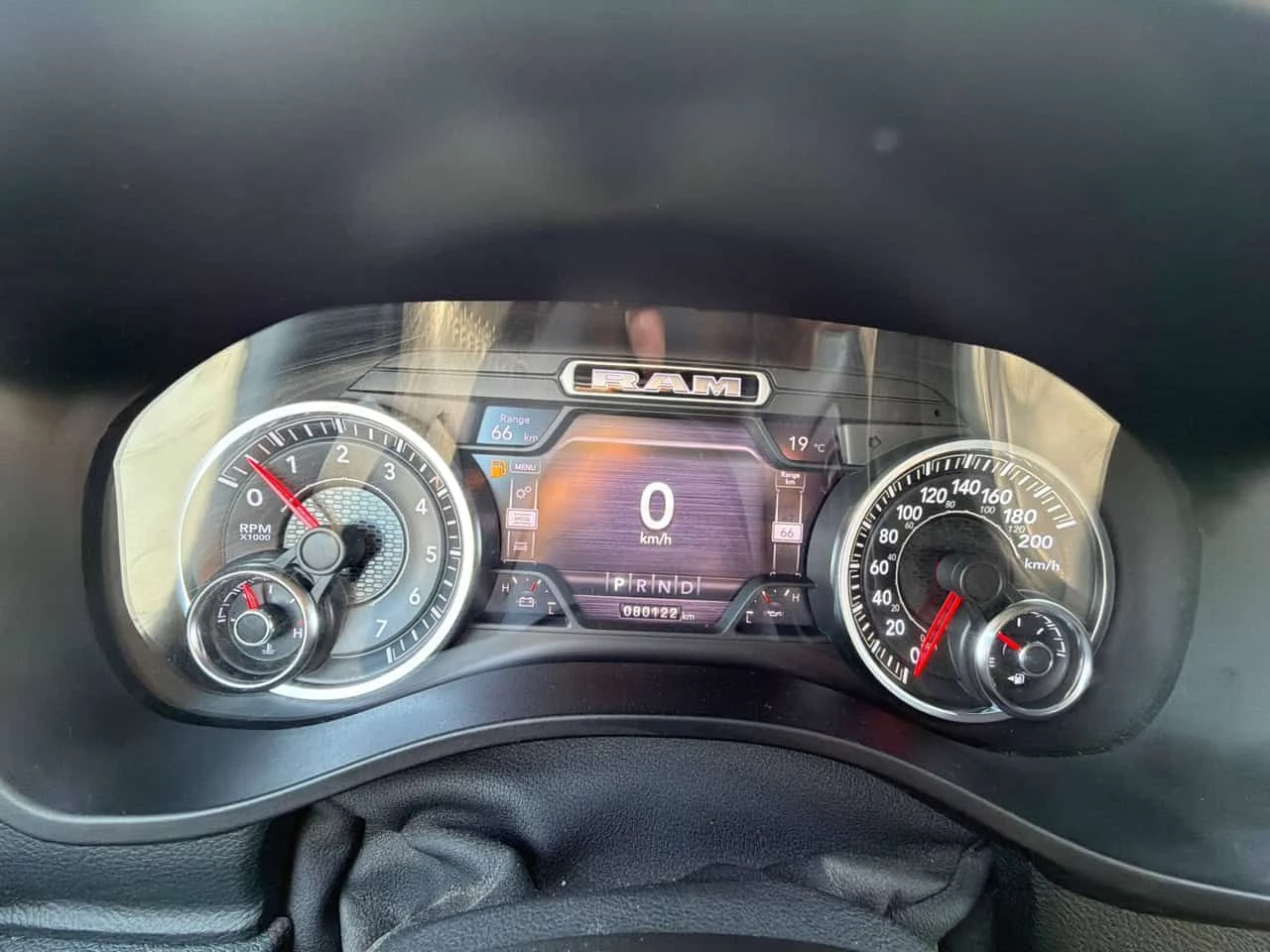 Dodge RAM 1500 * Sport * PANO* ПОДГРЕВ* KEYLESS* ALPINE*  - изображение 8