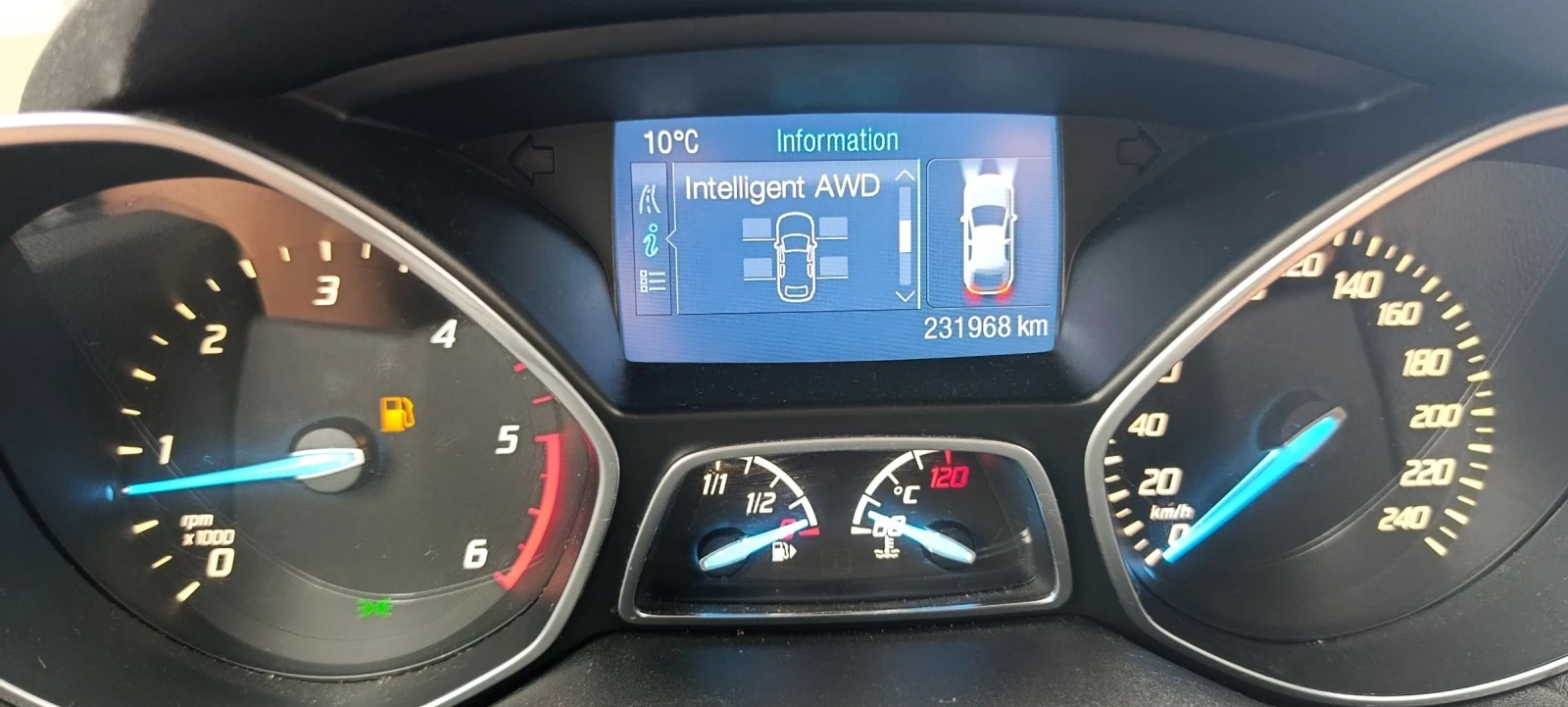 Ford Kuga 2.0 TDCI  4X4, снимка 10 - Автомобили и джипове - 54389254