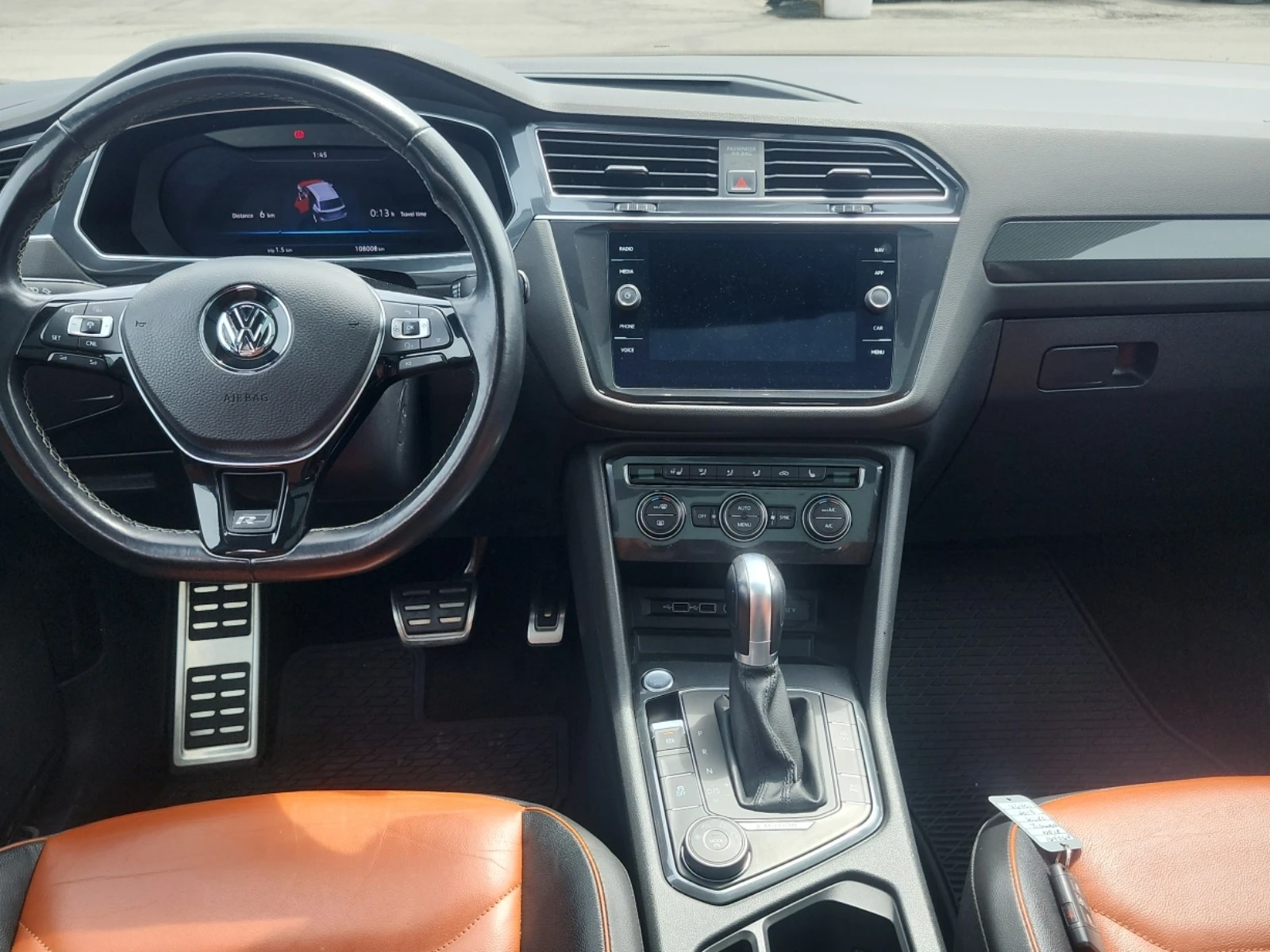 VW Tiguan HIGHLINE R-LINE * * CARFAX * * АВТО КРЕДИТ * * , снимка 6 - Автомобили и джипове - 54661108